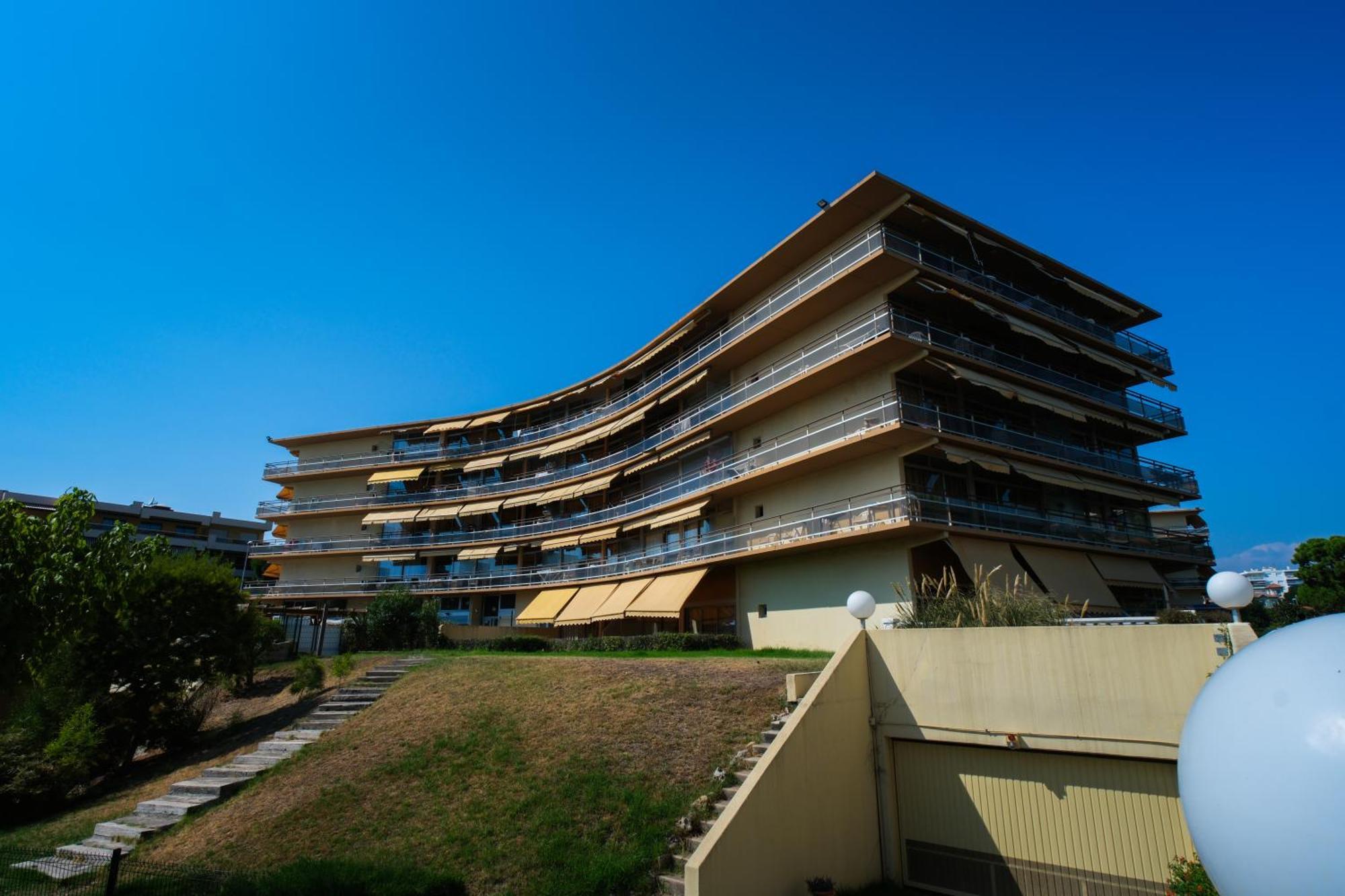 Villa Bono Jacuzzi & Spa Saint-Laurent-du-Var Exterior photo